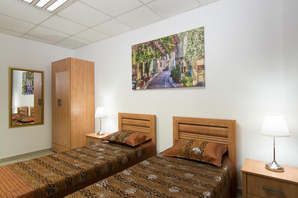 Hotel Rothschild 37 Bat Jám Szoba fotó
