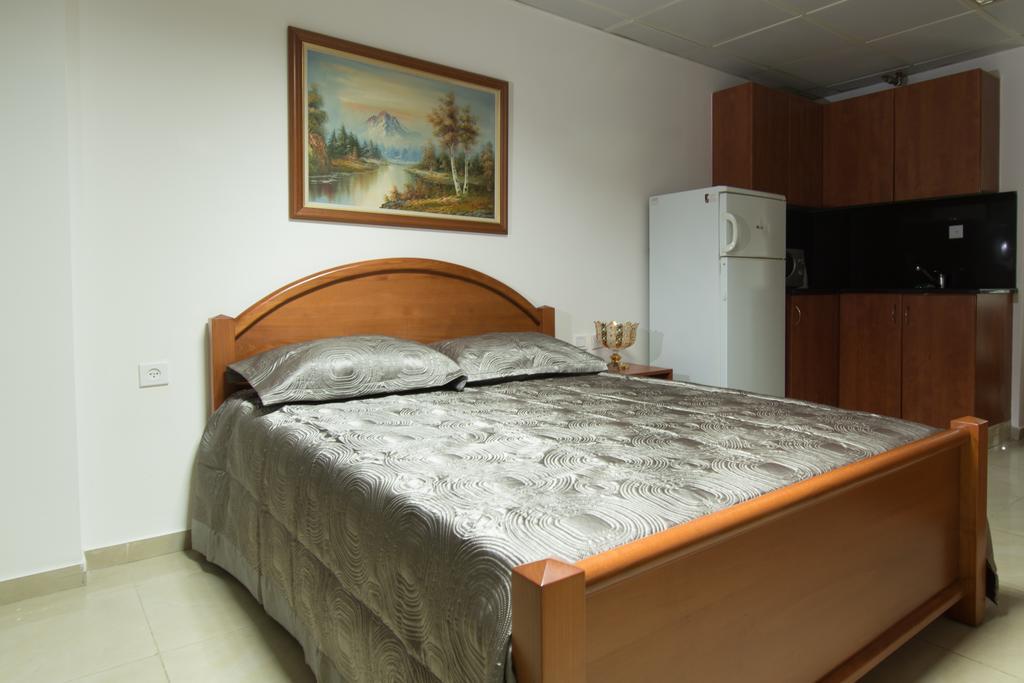 Hotel Rothschild 37 Bat Jám Szoba fotó